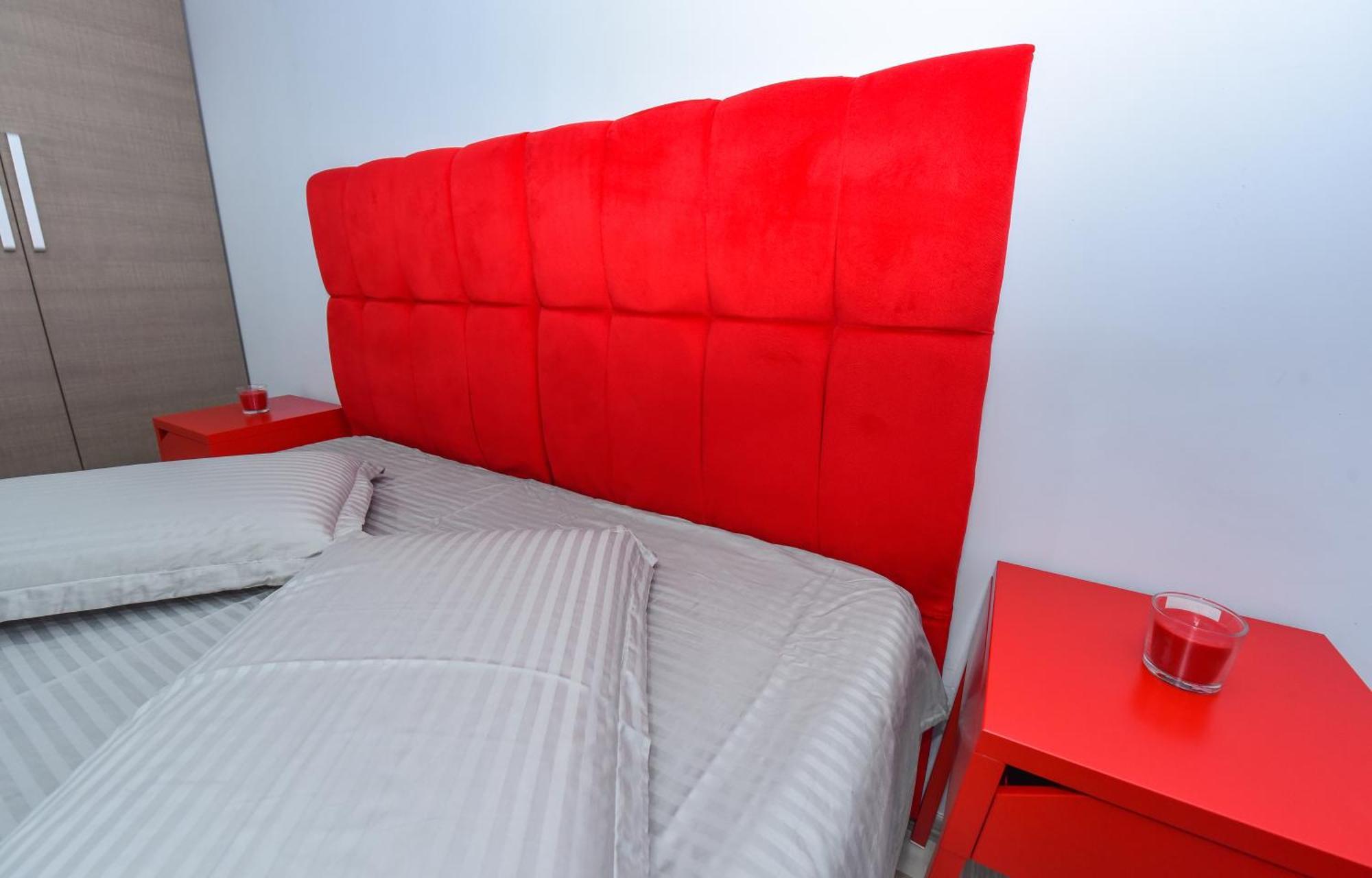 בוקרשט Dracula Adventure Tours Accommodation מראה חיצוני תמונה