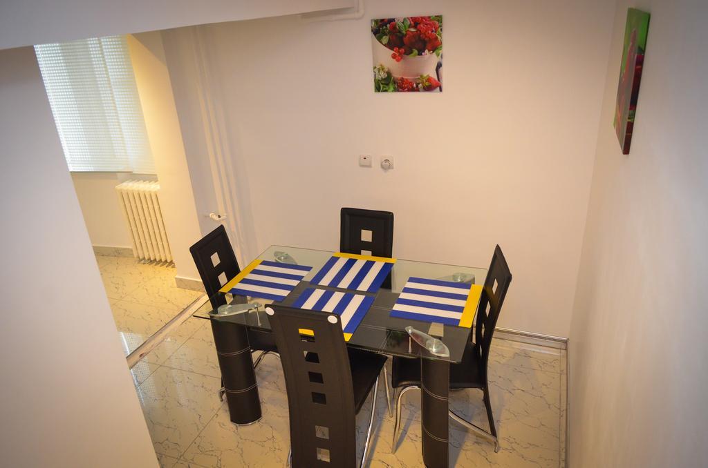 בוקרשט Dracula Adventure Tours Accommodation מראה חיצוני תמונה